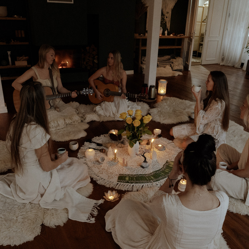 Mamakakao ruumihoidjate naistering Üks Majas 